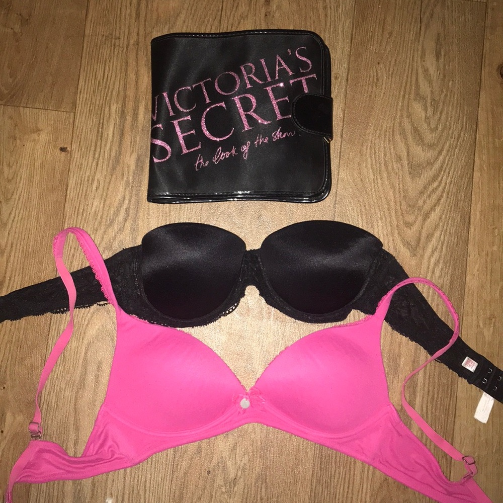 VICTORIAS SECRET 32/34 A BRAS W/ MAKEUP KIT
